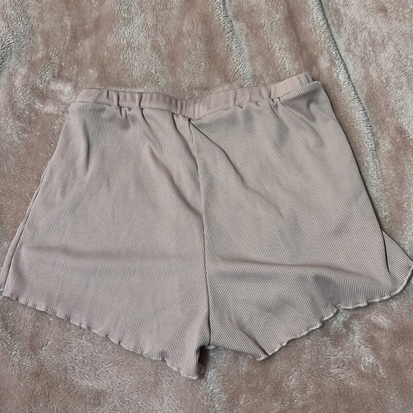 womens shorts size S - Picture 2 of 2